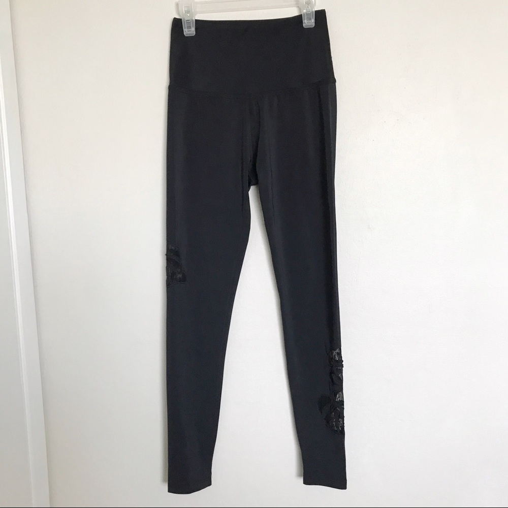 Beyond Yoga Black Take Leaf Mesh Leggings Sm - Picture 2 of 14